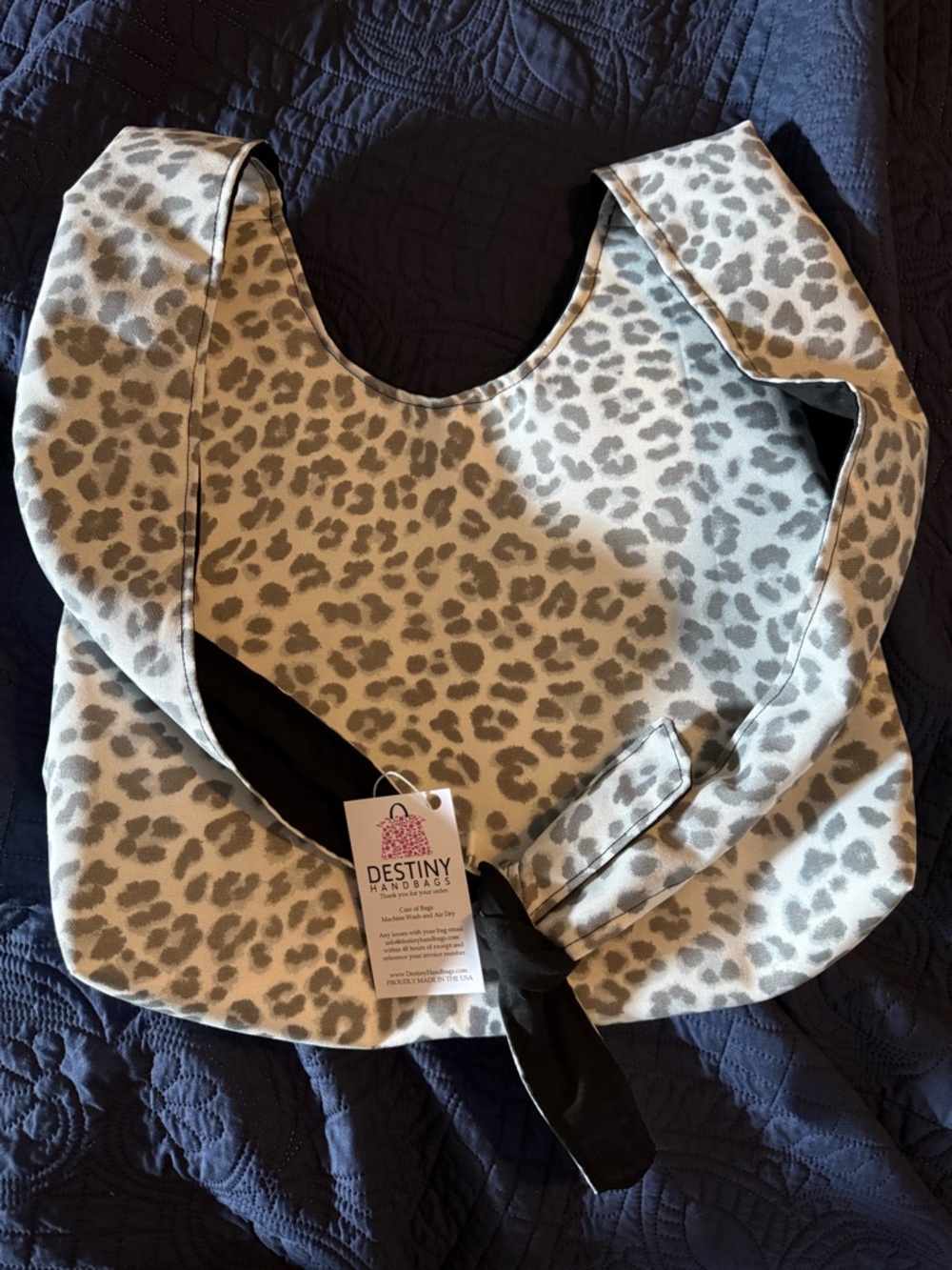 Destiny Handbags Leopard Print Crossbody bag in Gray and White - Black Lining